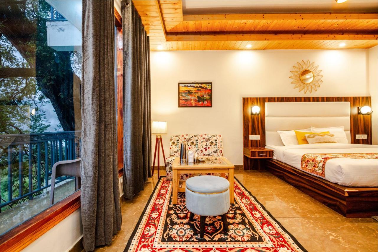Eden Oaks Hotell Manāli Eksteriør bilde