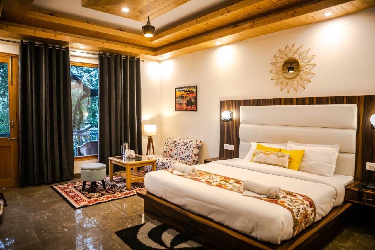 Eden Oaks Hotell Manāli Eksteriør bilde