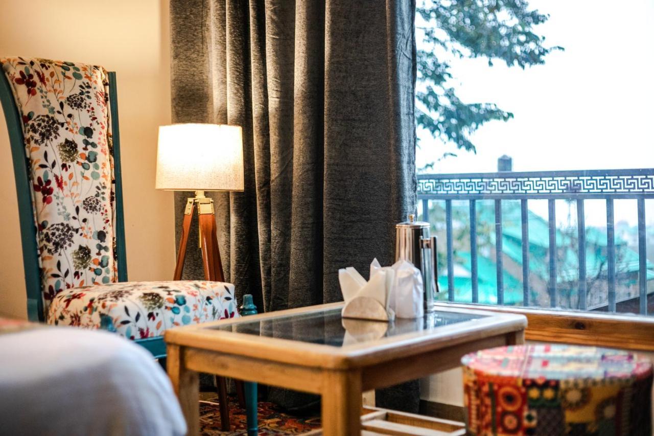 Eden Oaks Hotell Manāli Eksteriør bilde
